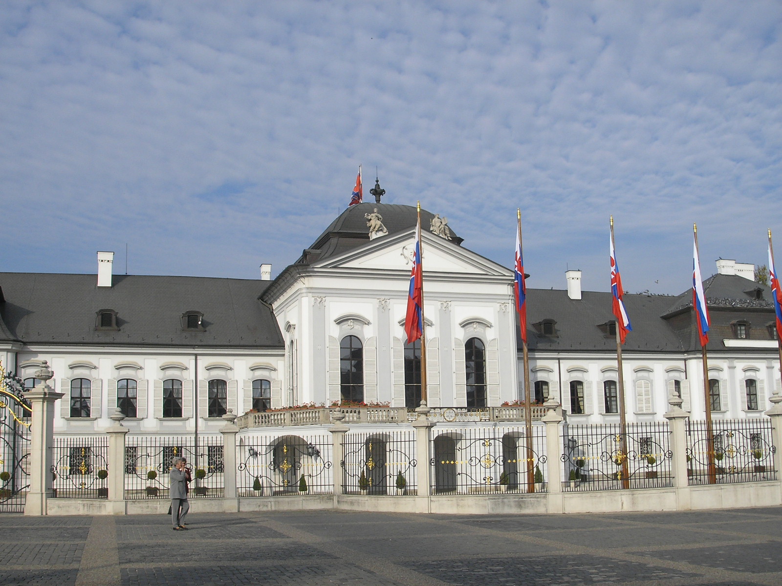 Grasalkovičov_palác_Bratislava_Oct._2006_006.jpg