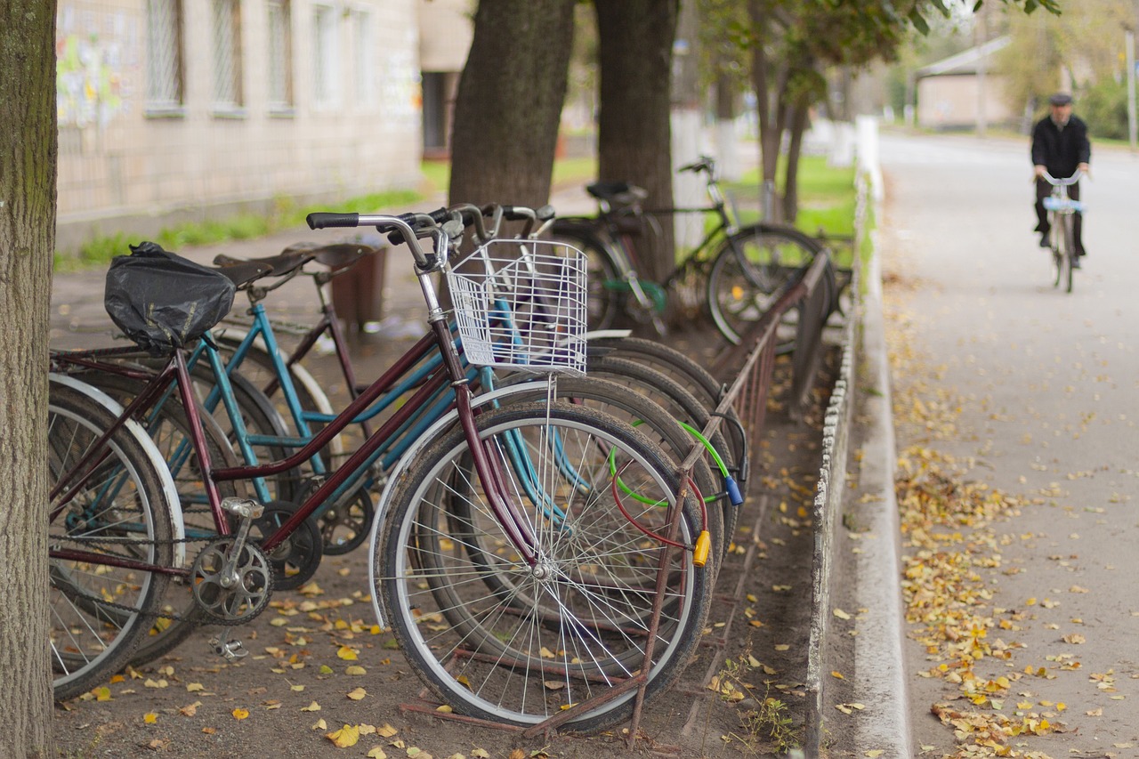 bike-parking-4055683_1280.jpg