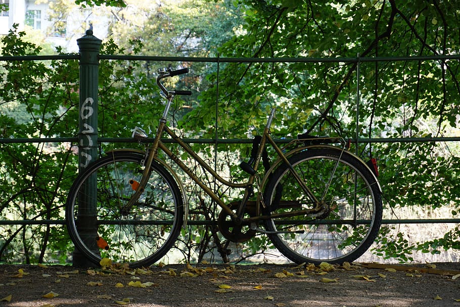 germany-berlin-maybachufer-bike.jpg