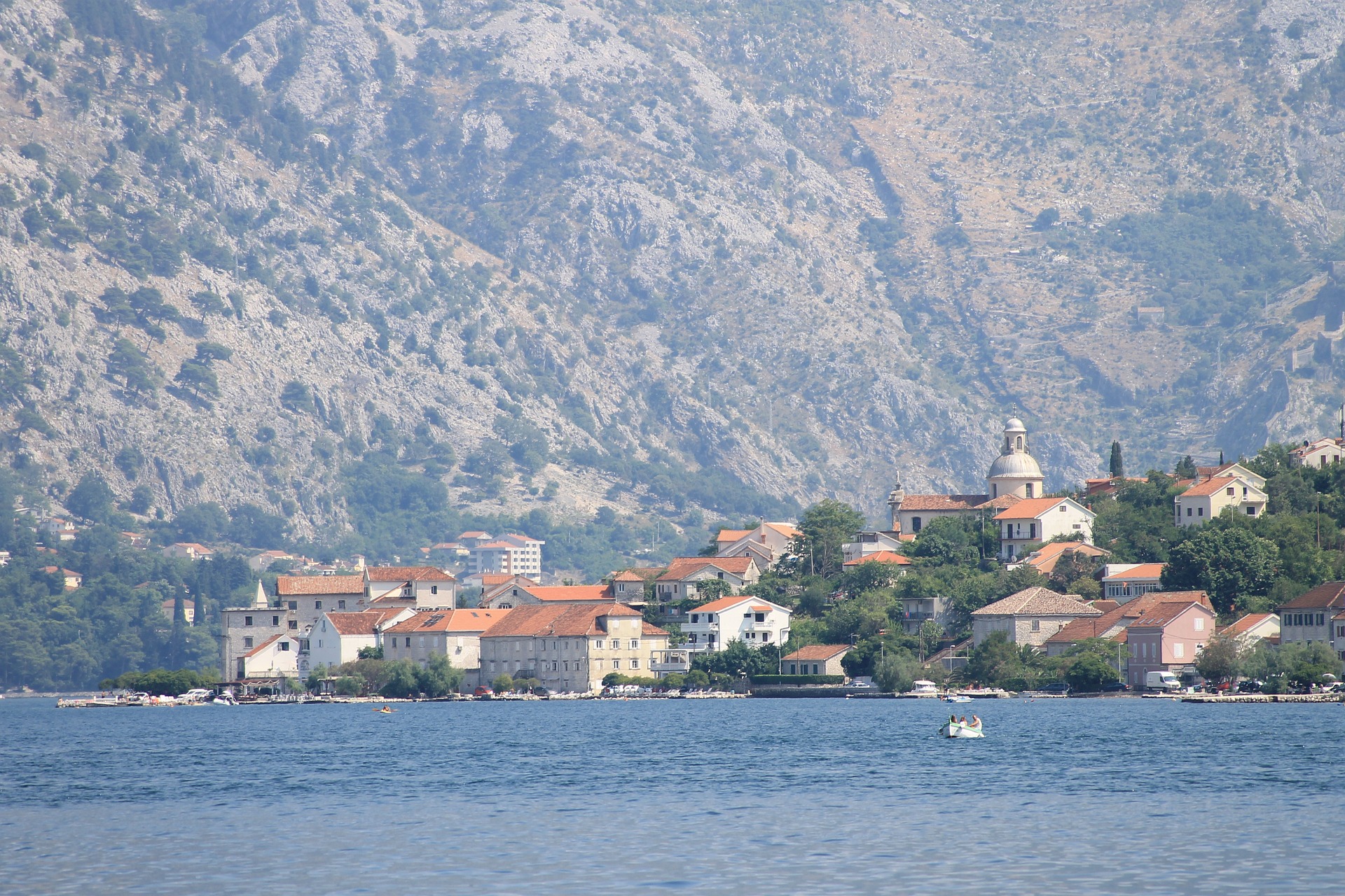 montenegro-g5f9d2966f_1920.jpg